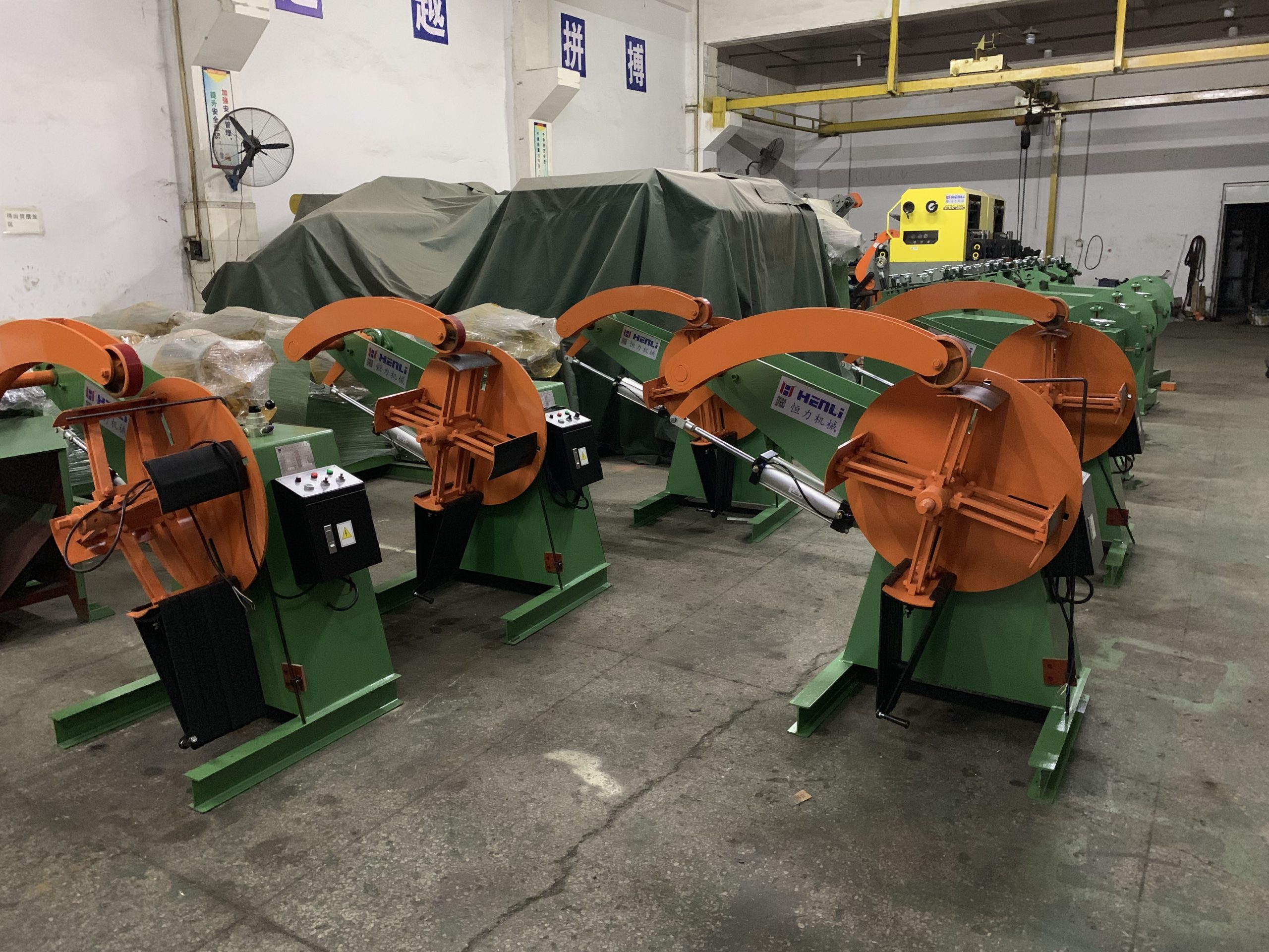Несколько MT-200 с прижимными рычагами