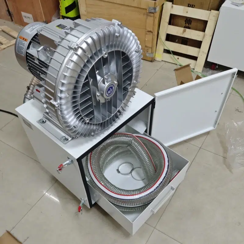 Установка XF с открытой крышкой и извлечённым сборным ящиком